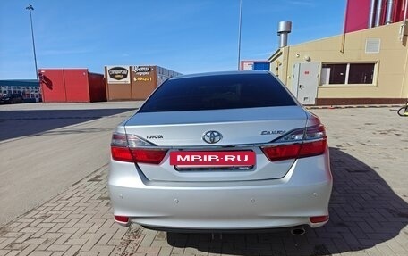 Toyota Camry, 2015 год, 1 990 000 рублей, 4 фотография