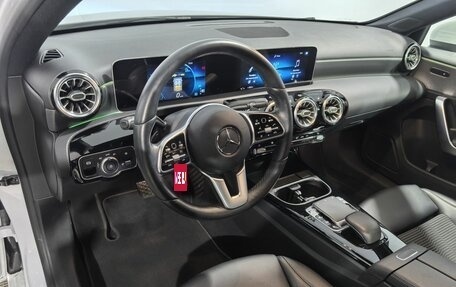 Mercedes-Benz A-Класс, 2019 год, 2 590 000 рублей, 12 фотография