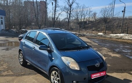 Toyota Yaris III рестайлинг, 2007 год, 490 000 рублей, 1 фотография