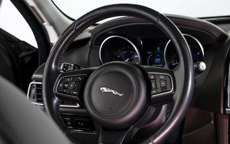 Jaguar F-Pace, 2017 год, 2 350 000 рублей, 16 фотография