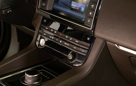 Jaguar F-Pace, 2017 год, 2 350 000 рублей, 17 фотография