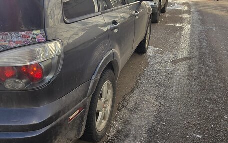 Mitsubishi Outlander III рестайлинг 3, 2005 год, 450 000 рублей, 2 фотография