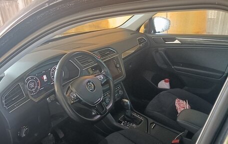 Volkswagen Tiguan II, 2018 год, 2 150 000 рублей, 4 фотография