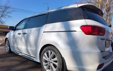 KIA Carnival III, 2018 год, 2 980 000 рублей, 7 фотография