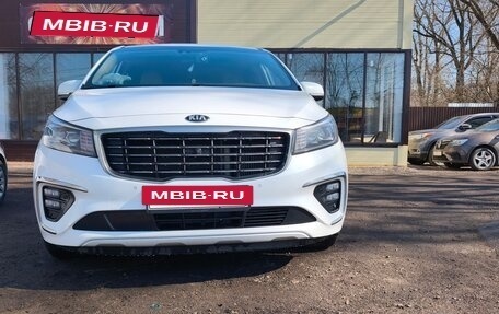 KIA Carnival III, 2018 год, 2 980 000 рублей, 2 фотография