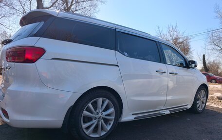 KIA Carnival III, 2018 год, 2 980 000 рублей, 6 фотография