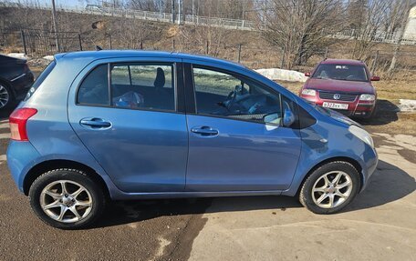 Toyota Yaris III рестайлинг, 2007 год, 490 000 рублей, 10 фотография