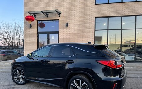 Lexus RX IV рестайлинг, 2019 год, 4 300 000 рублей, 5 фотография