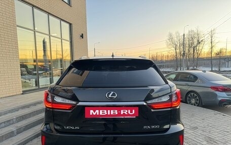 Lexus RX IV рестайлинг, 2019 год, 4 300 000 рублей, 13 фотография