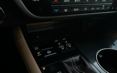 Lexus RX IV рестайлинг, 2019 год, 4 300 000 рублей, 36 фотография