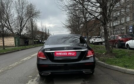 Mercedes-Benz E-Класс, 2018 год, 2 350 000 рублей, 5 фотография