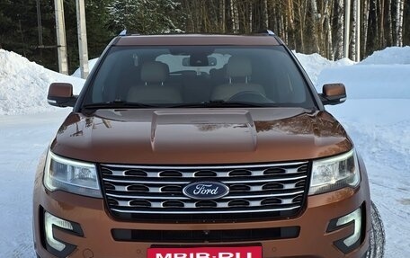 Ford Explorer VI, 2017 год, 2 790 000 рублей, 2 фотография