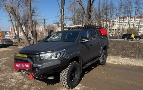 Toyota Hilux VIII, 2017 год, 4 450 000 рублей, 3 фотография