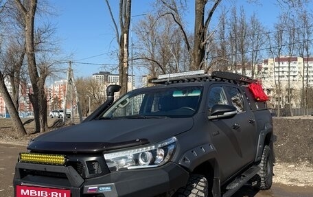 Toyota Hilux VIII, 2017 год, 4 450 000 рублей, 7 фотография