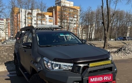 Toyota Hilux VIII, 2017 год, 4 450 000 рублей, 8 фотография