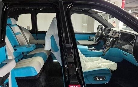 Rolls-Royce Cullinan, 2024 год, 71 900 000 рублей, 10 фотография