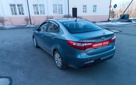 KIA Rio III рестайлинг, 2013 год, 530 000 рублей, 2 фотография