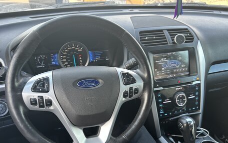 Ford Explorer VI, 2012 год, 1 350 000 рублей, 2 фотография