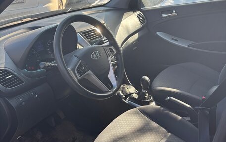 Hyundai Solaris II рестайлинг, 2014 год, 380 000 рублей, 5 фотография