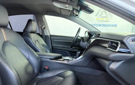 Toyota Camry, 2021 год, 2 949 000 рублей, 10 фотография