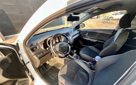 KIA Rio III рестайлинг, 2015 год, 1 000 000 рублей, 5 фотография