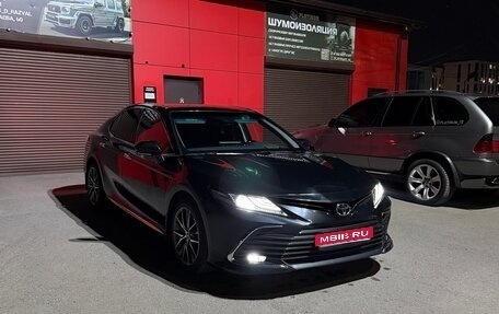 Toyota Camry, 2023 год, 3 300 000 рублей, 1 фотография