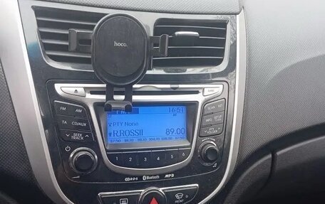 Hyundai Solaris II рестайлинг, 2011 год, 850 000 рублей, 7 фотография