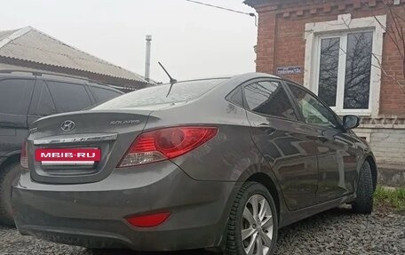 Hyundai Solaris II рестайлинг, 2011 год, 850 000 рублей, 4 фотография