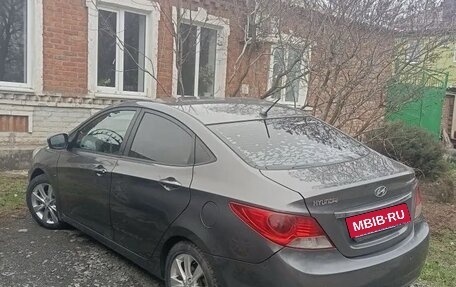 Hyundai Solaris II рестайлинг, 2011 год, 850 000 рублей, 5 фотография