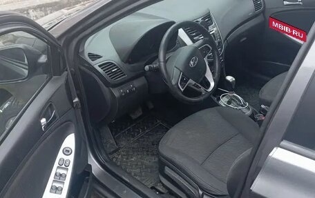 Hyundai Solaris II рестайлинг, 2011 год, 850 000 рублей, 6 фотография