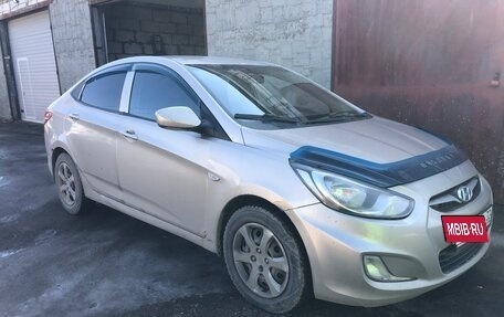 Hyundai Solaris II рестайлинг, 2013 год, 370 000 рублей, 4 фотография
