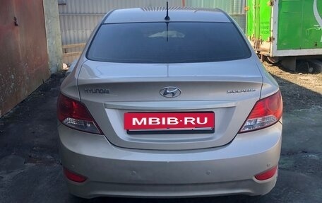 Hyundai Solaris II рестайлинг, 2013 год, 370 000 рублей, 2 фотография