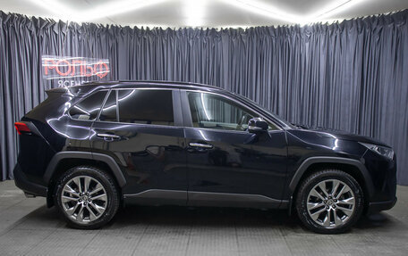 Toyota RAV4, 2020 год, 3 198 000 рублей, 4 фотография