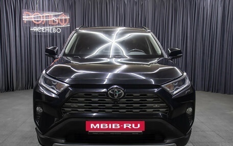 Toyota RAV4, 2020 год, 3 198 000 рублей, 2 фотография