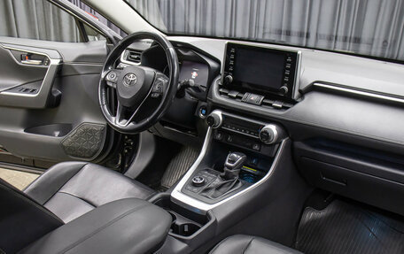 Toyota RAV4, 2020 год, 3 198 000 рублей, 11 фотография