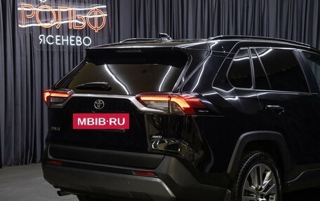 Toyota RAV4, 2020 год, 3 198 000 рублей, 23 фотография