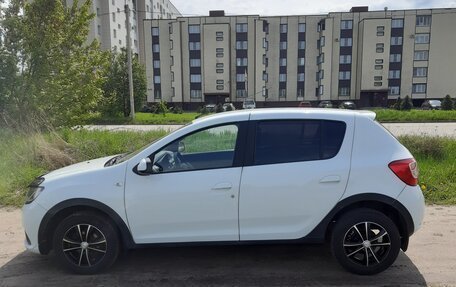 Renault Sandero II рестайлинг, 2015 год, 580 000 рублей, 3 фотография