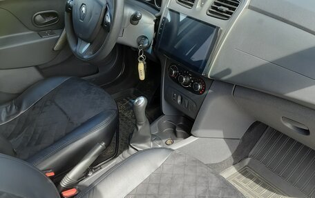 Renault Sandero II рестайлинг, 2015 год, 580 000 рублей, 13 фотография