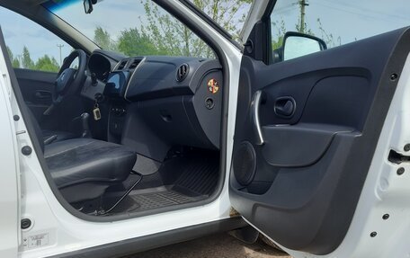 Renault Sandero II рестайлинг, 2015 год, 580 000 рублей, 18 фотография