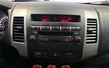 Mitsubishi Outlander III рестайлинг 3, 2010 год, 1 100 000 рублей, 11 фотография