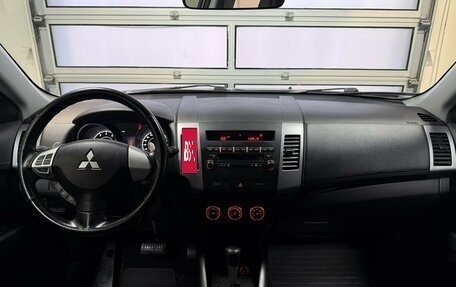 Mitsubishi Outlander III рестайлинг 3, 2010 год, 1 100 000 рублей, 18 фотография