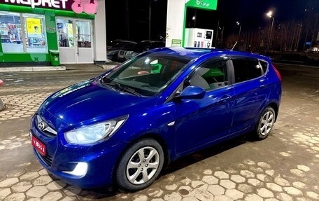 Hyundai Solaris II рестайлинг, 2011 год, 599 000 рублей, 1 фотография