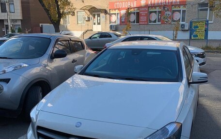 Mercedes-Benz A-Класс, 2015 год, 1 960 000 рублей, 2 фотография