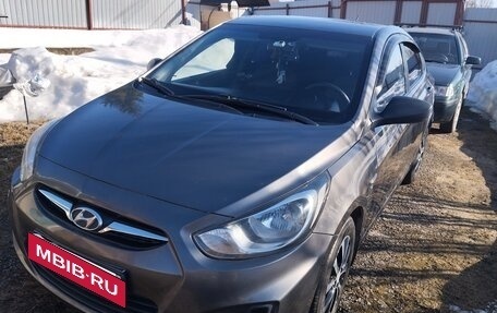 Hyundai Solaris II рестайлинг, 2013 год, 750 000 рублей, 2 фотография