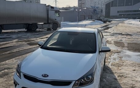 KIA Rio IV, 2017 год, 1 300 000 рублей, 3 фотография