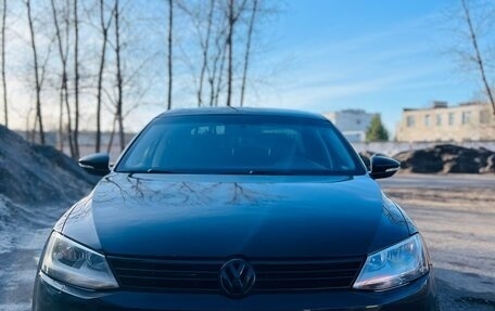 Volkswagen Jetta VI, 2013 год, 1 180 000 рублей, 2 фотография