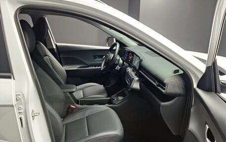 Hyundai Kona, 2024 год, 2 880 000 рублей, 14 фотография