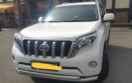Toyota Land Cruiser Prado 150 рестайлинг 2, 2014 год, 3 700 000 рублей, 5 фотография