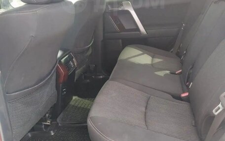 Toyota Land Cruiser Prado 150 рестайлинг 2, 2014 год, 3 700 000 рублей, 11 фотография