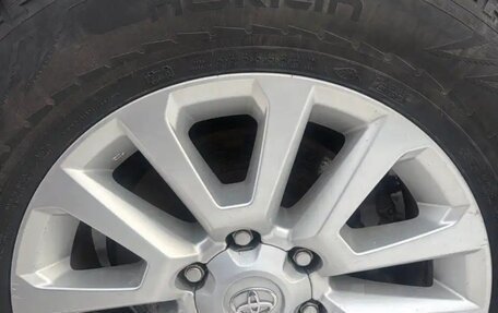 Toyota Land Cruiser Prado 150 рестайлинг 2, 2014 год, 3 700 000 рублей, 12 фотография